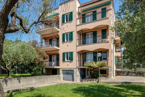 Residence Mizar 2 Condo in Pietra Ligure