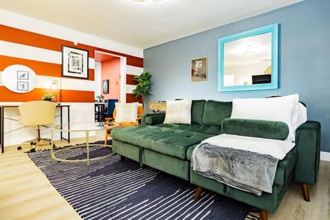 Star Motel Unit 4- Premier Downtown Hotel Luxury 1br Private Oasis House in Las Vegas