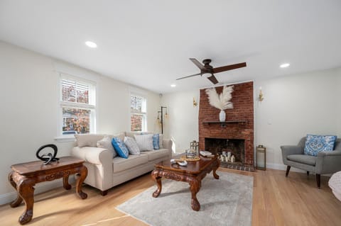 Historic Cozy 3-bedroom house Maison in Providence