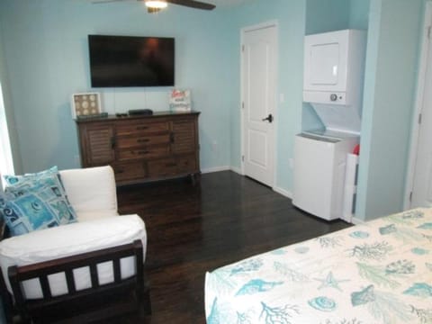 1241 Ocean Lakes Pet Friendly Golf Cart Included-Beach Bum House in Surfside Beach