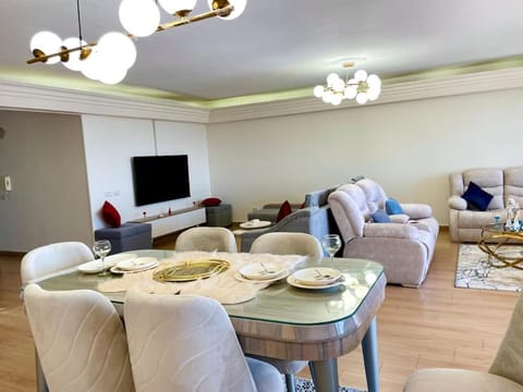 Communal lounge/ TV room, TV and multimedia, Living room, Seating area, Dining area, Evening entertainment