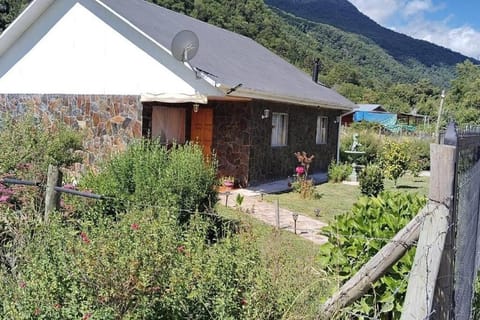 lindo lugar, cabaña paso nevado Apartment in Maule