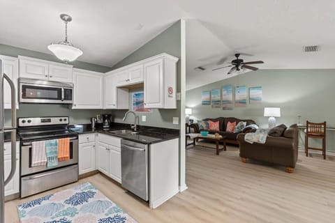 Sarasota Costal Vibe 15 min from Siesta Key House in Gulf Gate Estates