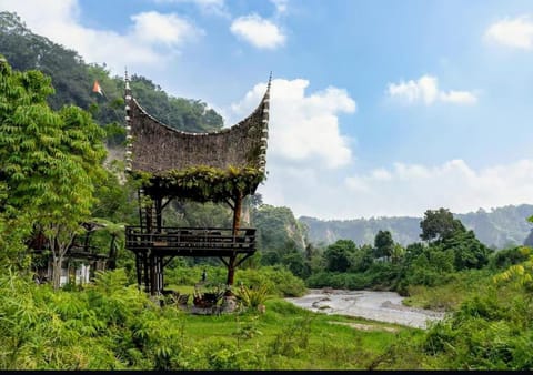 Nearby landmark, Spring, Day, Natural landscape, Lake view, Mountain view, River view