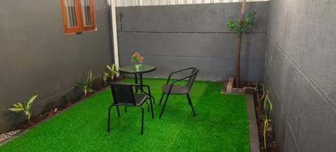 Garden, Seating area