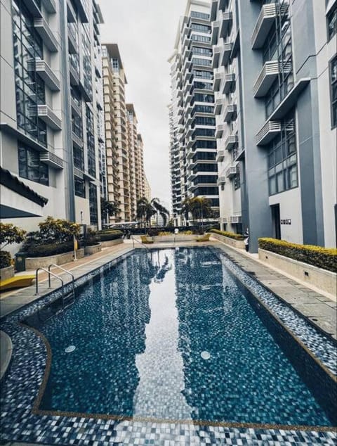 Studio Unit McKinley Hill Taguig cd21H Apartment in Makati