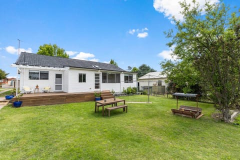 Family Home in East Orange - Cosy & Spacious House in Orange