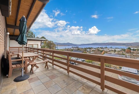 Balcony/Terrace, Mountain view