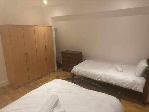 One bed room near Wembley stadium Apartment in Wembley