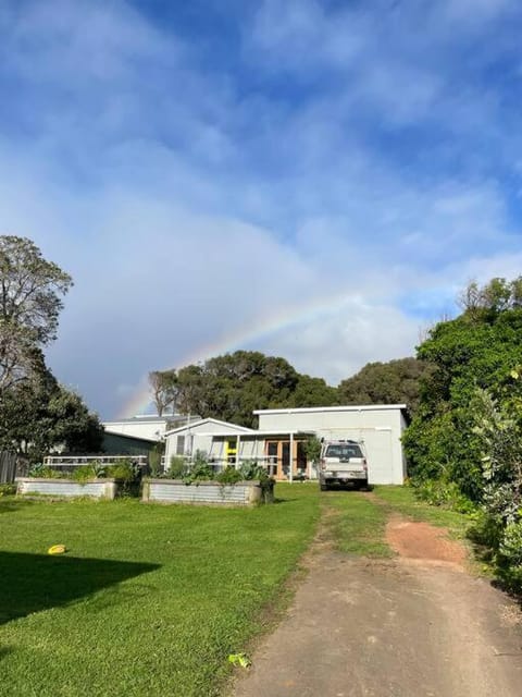 Property building, Natural landscape, Garden, Parking