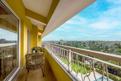 Day, View (from property/room), Balcony/Terrace, Living room, Seating area, Swimming pool