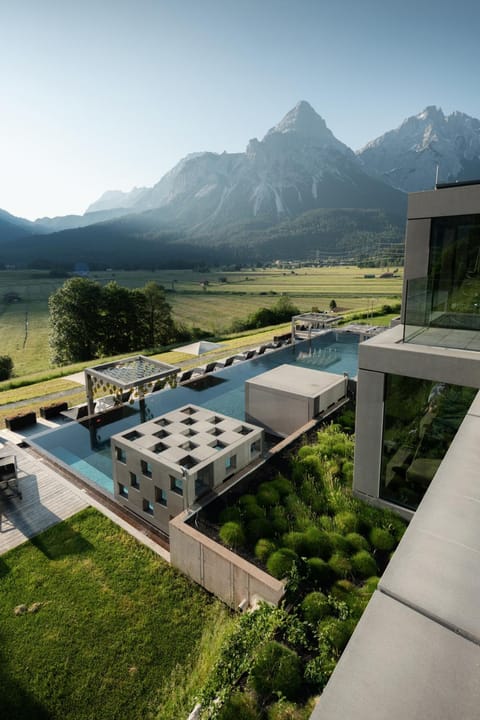 Day, Natural landscape, Mountain view, Pool view, Swimming pool, sunbed