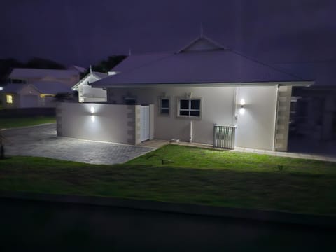 Caribbean Estates Villa Becca- Brand new- Pinnacle of Luxury Villa in KwaZulu-Natal