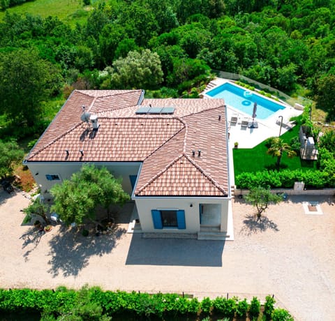 Property building, Bird's eye view, Garden, Garden view, Pool view, Swimming pool, sunbed