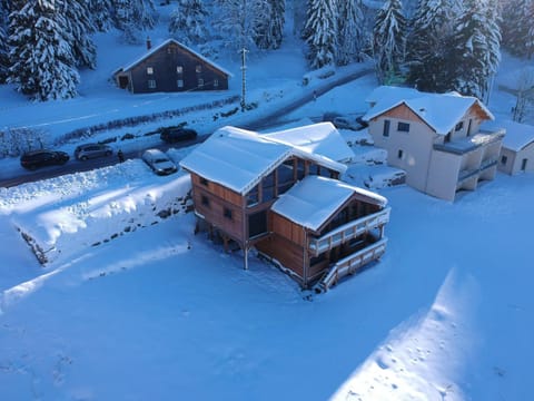 Property building, Natural landscape, Winter