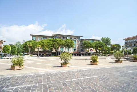 Property building, Neighbourhood, City view