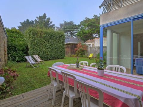 Holiday Home Charme de la pointe de Penchâteau by Interhome House in Le Pouliguen