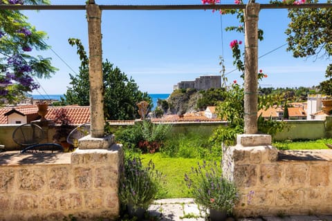 Garden, View (from property/room), Balcony/Terrace, City view, Landmark view, Sea view