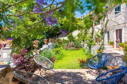 Garden, Balcony/Terrace