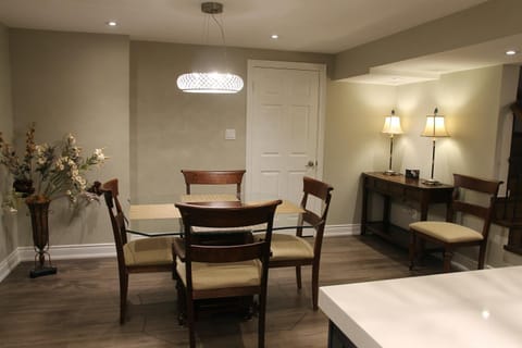 Fully Furnished Guest Suite Appartement in Richmond Hill