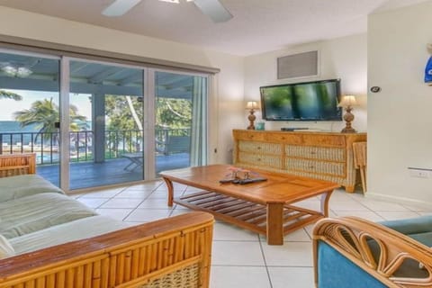 2nd Floor Duplex on Gated Bayfront Property apts Wohnung in Upper Matecumbe Key