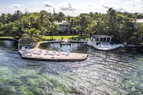 2nd Floor Duplex on Gated Bayfront Property apts Wohnung in Upper Matecumbe Key