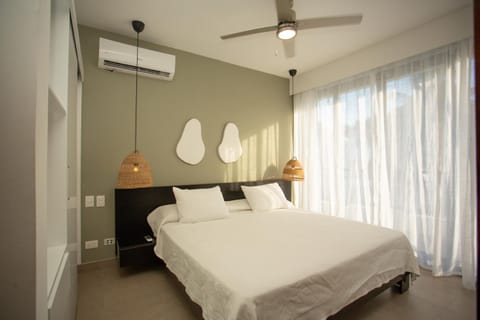Bedroom, air conditioner