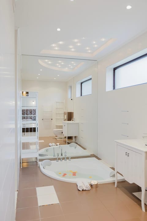 Bathroom, Bath