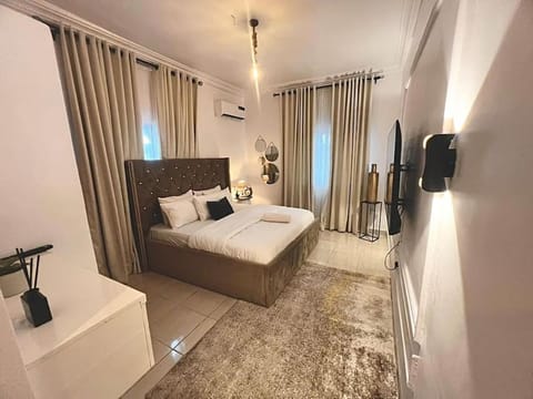 Fully Serviced Luxury 3 Bedroom Apartment Apartment in Lagos