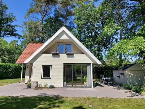 Familiehuis Zeegserduinen House in Drenthe (province)