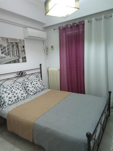 Bed, Photo of the whole room, Bedroom, air conditioner