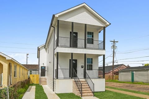 15 Bedrooms in the Heart of NOLA Apartment in Ninth Ward