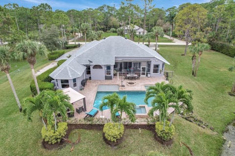 Luxury 4br Villa Pool, Spa, Fire Pit, Pond View House in Palm Beach Gardens