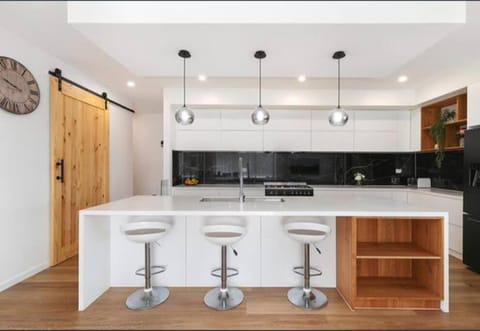 Highton Haven Spacious & Serene House in Geelong