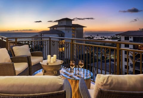 Property building, Balcony/Terrace, Sea view