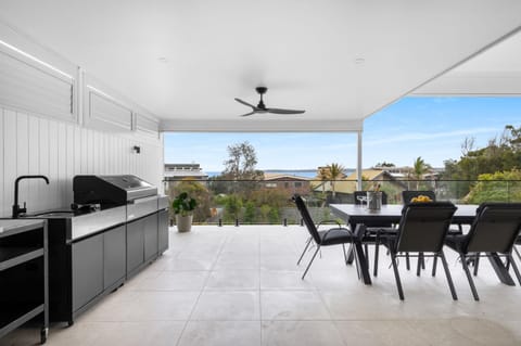 View (from property/room), Balcony/Terrace, Balcony/Terrace, Dining area