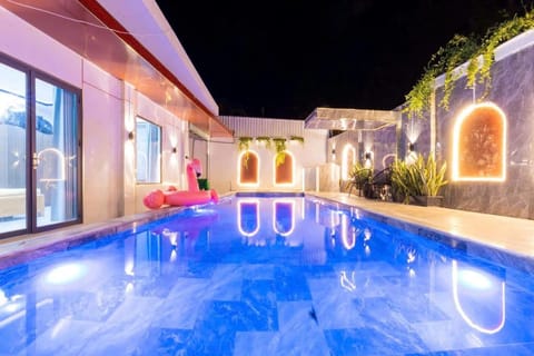 Property building, Night, Pool view, Swimming pool, Swimming pool, sunbed