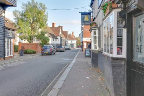 Neighbourhood, Street view