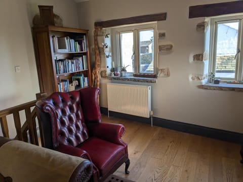 Library, Living room, Seating area