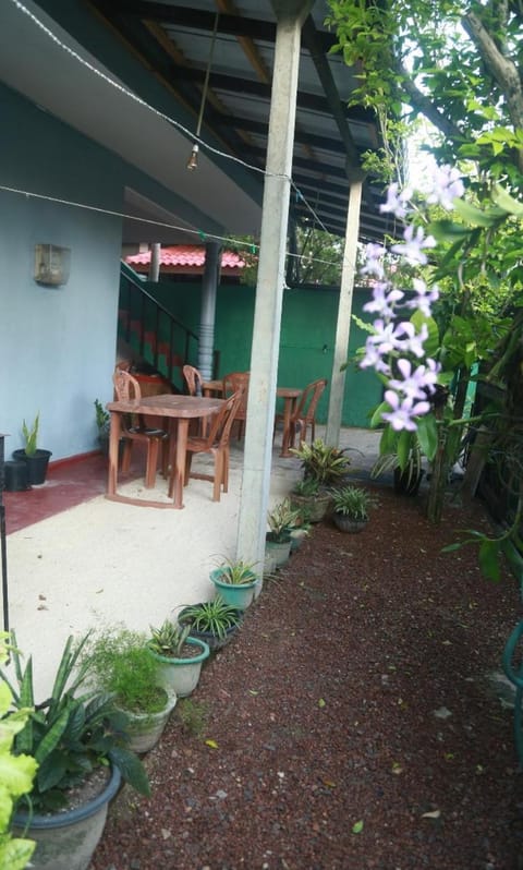 Ocean View Guest House Vacation rental in Ahangama