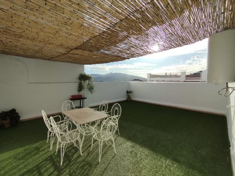 Patio, BBQ facilities, Balcony/Terrace, Mountain view