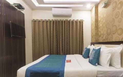 Bed, TV and multimedia, Photo of the whole room, Bedroom, air conditioner