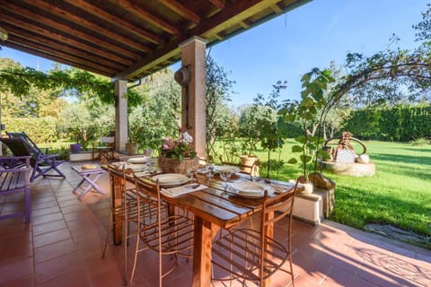 Patio, Dining area