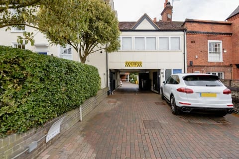 Elegant Epsom Flat in Period Building Appartamento in Epsom