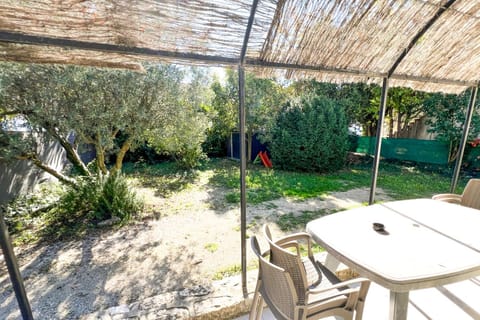 Garden, Dining area, Garden view