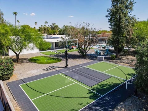 Sprawling Home with Heated Pool,Pickleball,Games Galore House in Scottsdale