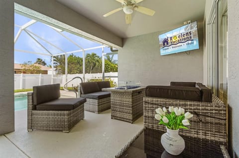 ALL BRAND NEW! - Hidden Gem with Heated Pool - Villa Melina - Roelens House in Cape Coral