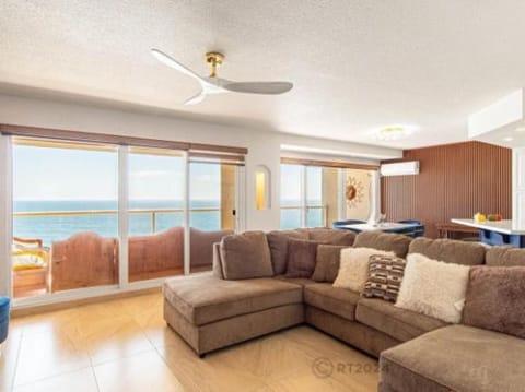 Living room, Sea view