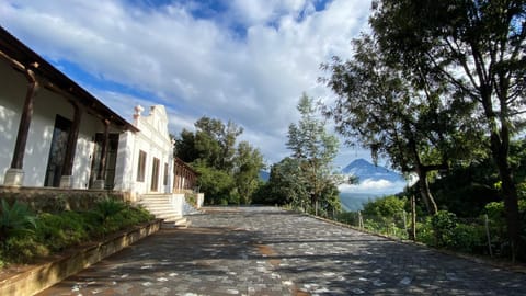 Property building, Natural landscape, Balcony/Terrace, Balcony/Terrace