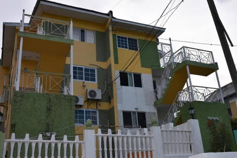 White River Apartment 9, Great Pond- Ocho Rios Apartment in Ocho Rios